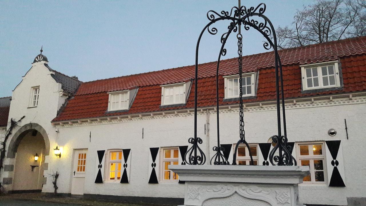 Kasteel Aldenghoor Bed & Breakfast Haelen Exterior photo
