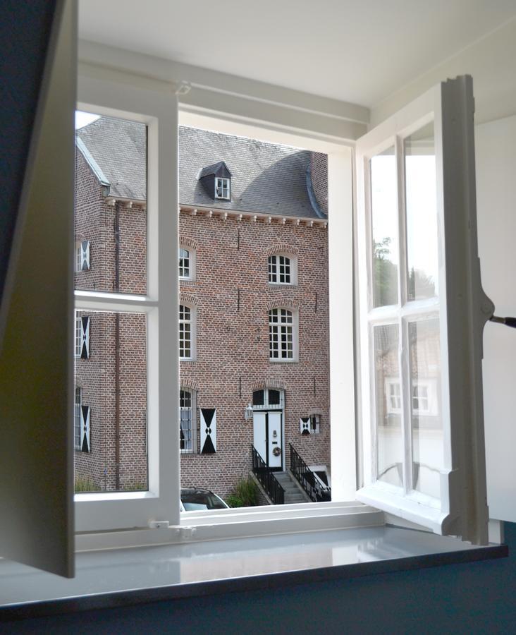 Kasteel Aldenghoor Bed & Breakfast Haelen Exterior photo