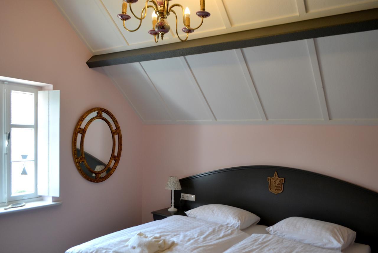 Kasteel Aldenghoor Bed & Breakfast Haelen Exterior photo